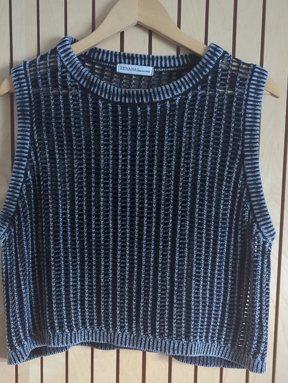 NWOT Zenana Black and Gray Sleeveless Knit Vest L